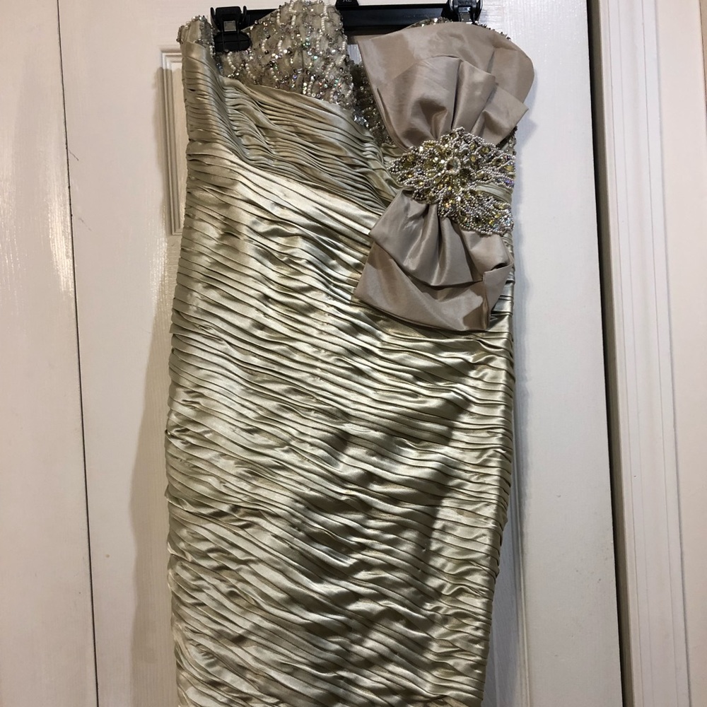 Beautiful Beige Short dress